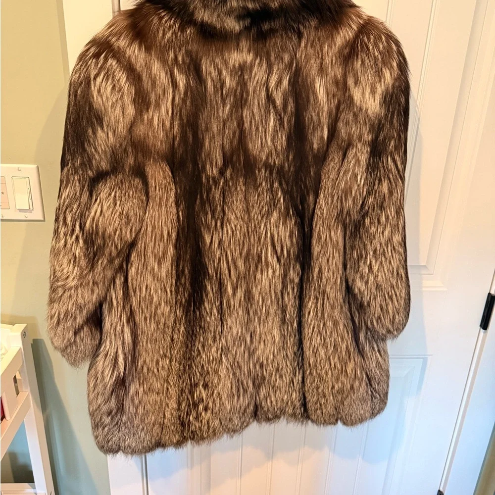 Pristine Custom Vintage Silver Fox Fur Coat - Picture 3 of 15